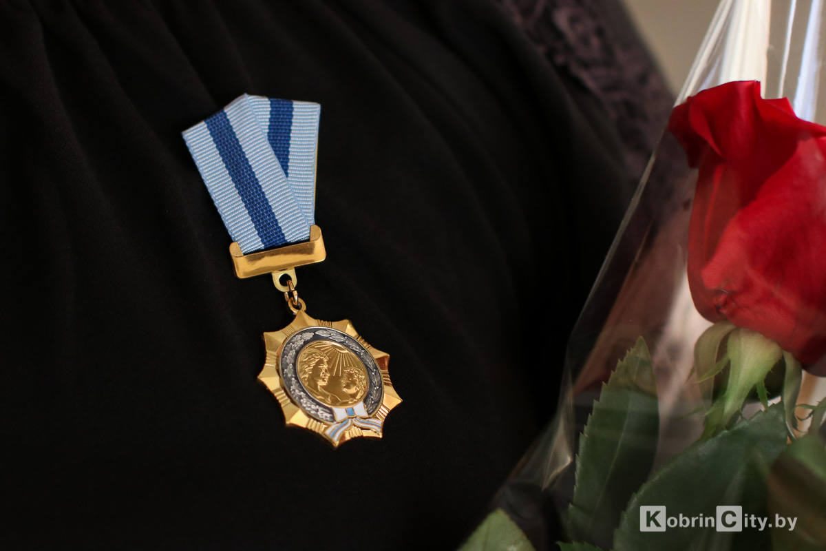 15 женщин Кобринского района получили Орден Матери