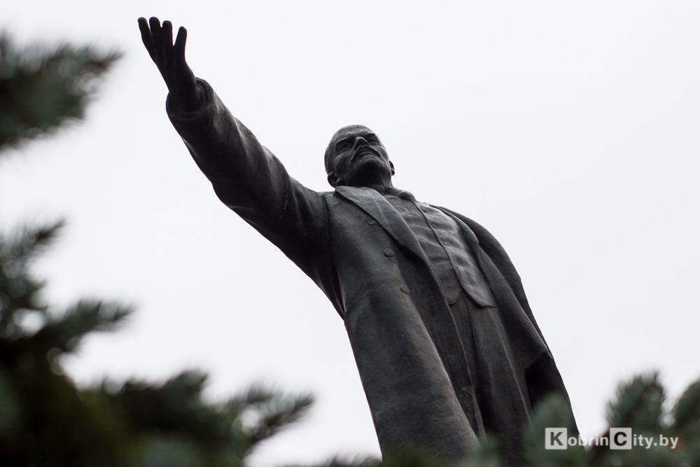 Митинг к 100-летию Октябрьской Революции в Кобрине