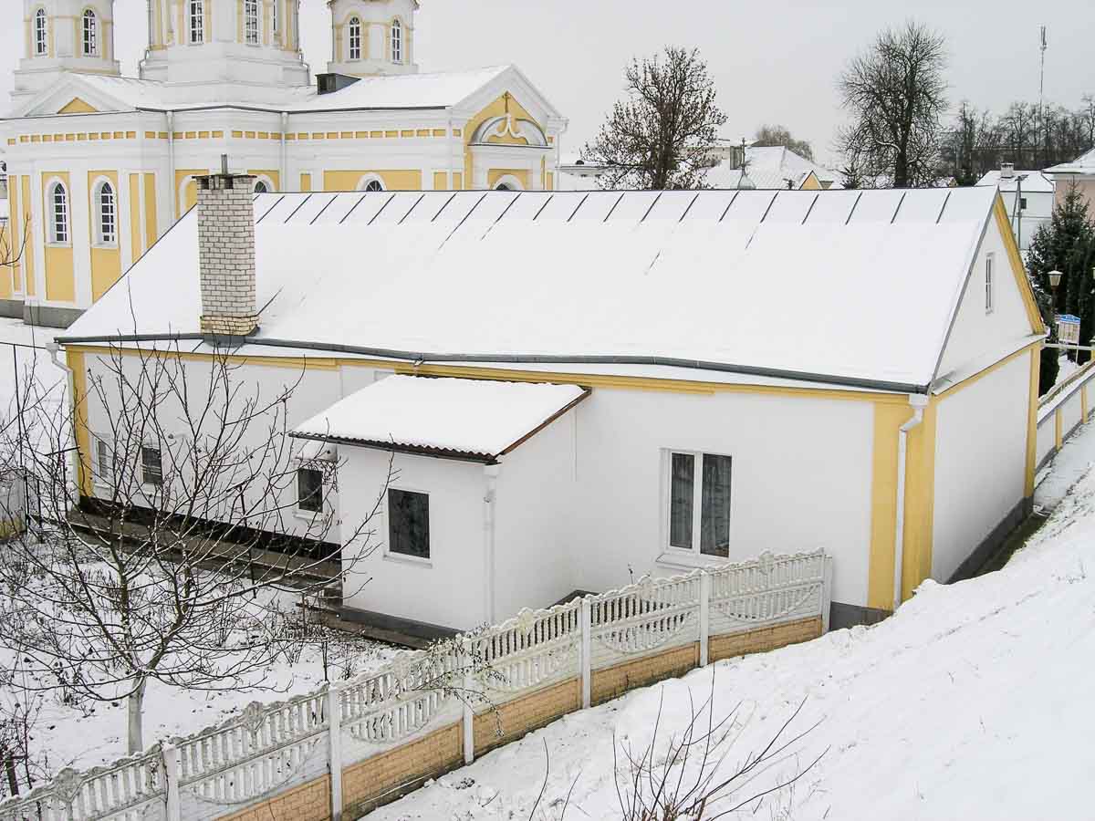 Чем знаменита иконная лавка у собора Александра Невского в Кобрине