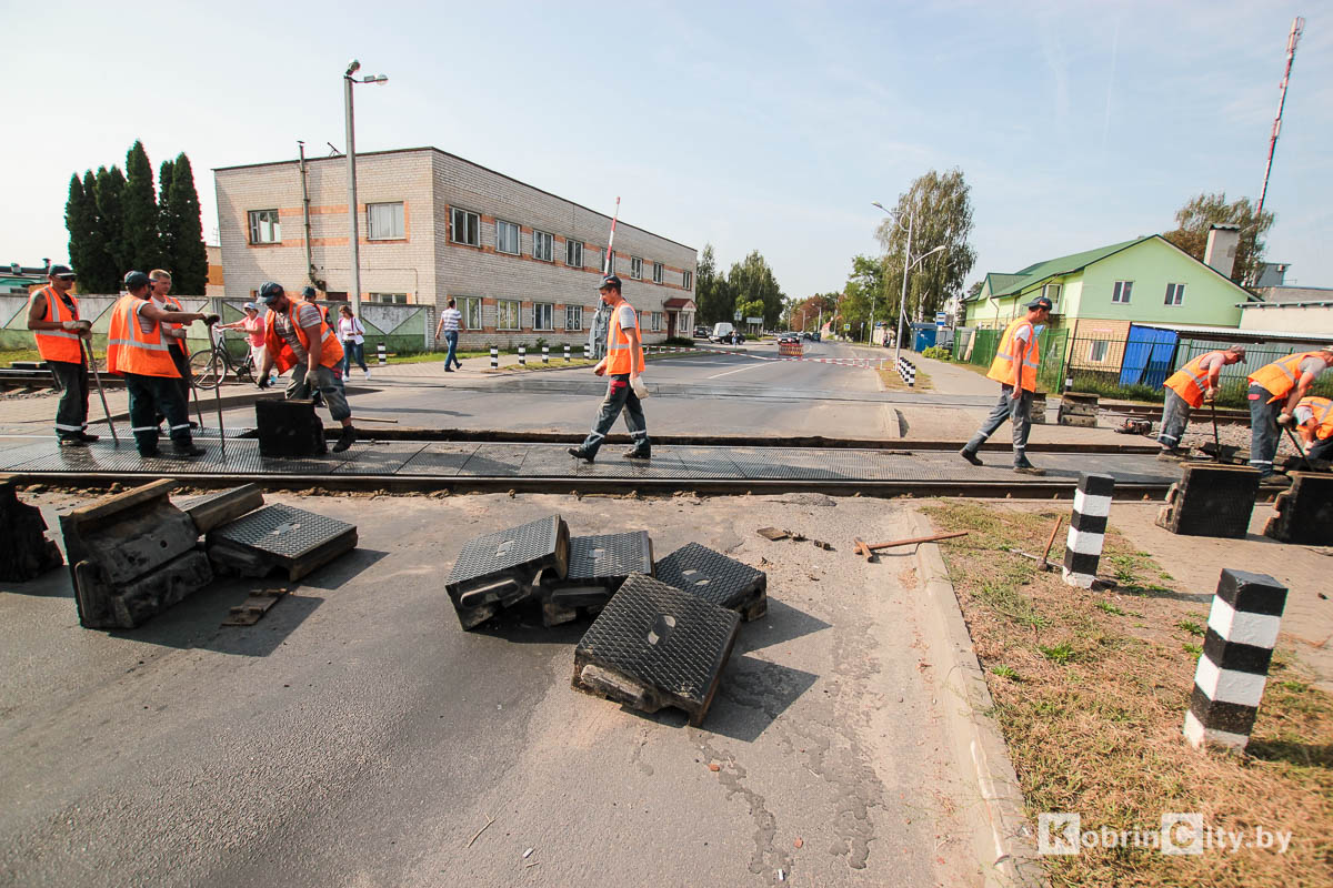 Объезд! Закрыт на ремонт жд переезд по ул. Ленина в Кобрине