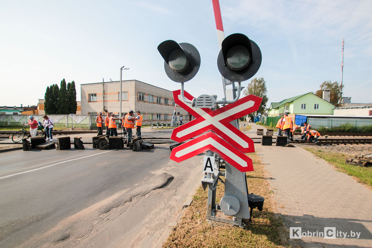Объезд! Закрыт на ремонт жд переезд по ул. Ленина в Кобрине