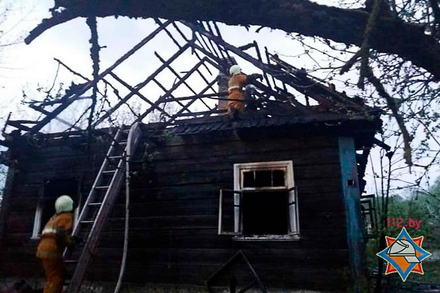 16 апреля вечером в агрогородке Батчи горел деревянный жилой дом
