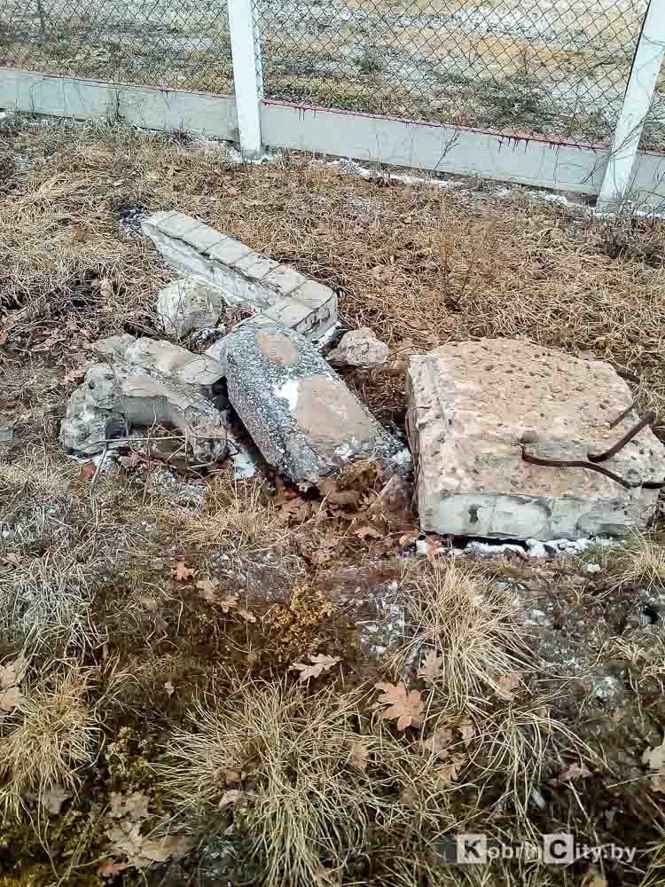 Прокуратура Кобринского района провела проверку состояния 76 кладбищ