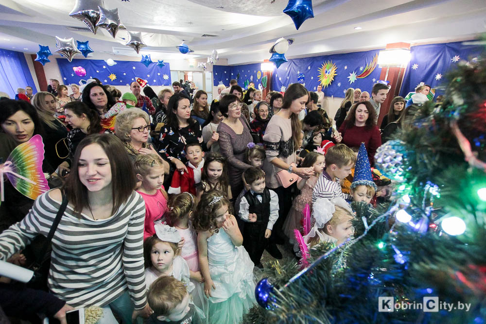 Новогодний утренник детского центра
