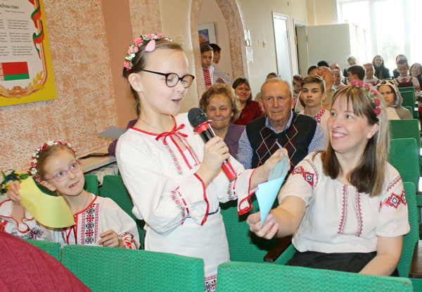 Шоу-программу Музыкальная семья или 100 рецептов счастья представили творческие семьи Кобрина