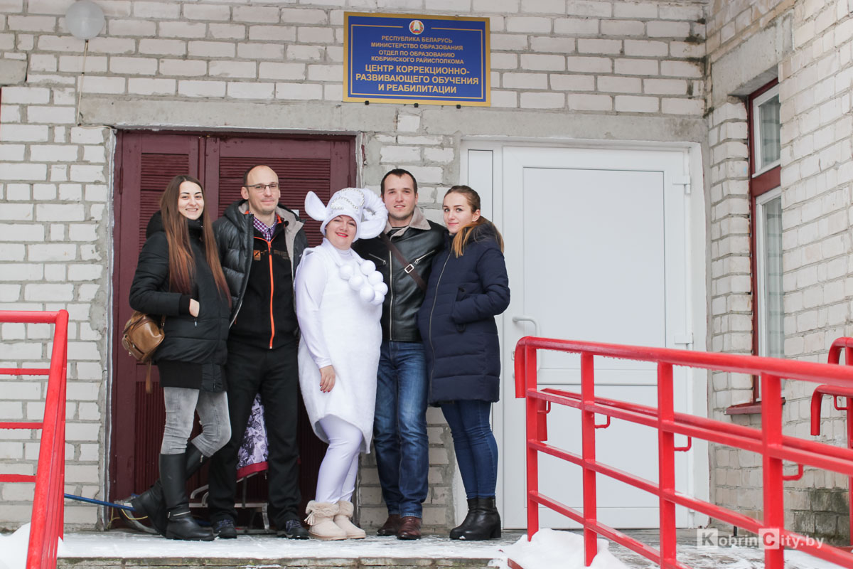 Подарки детям. Реабилитационный центр в Кобрине