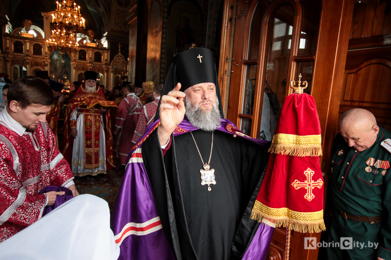 Священники Кобринщины получили награды от архиепископа
