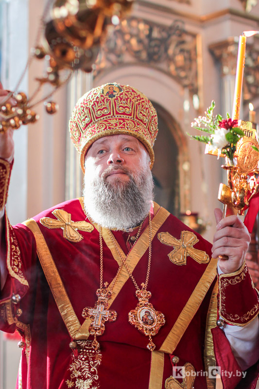 Священники Кобринщины получили награды от архиепископа