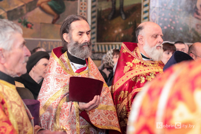 Священники Кобринщины получили награды от архиепископа