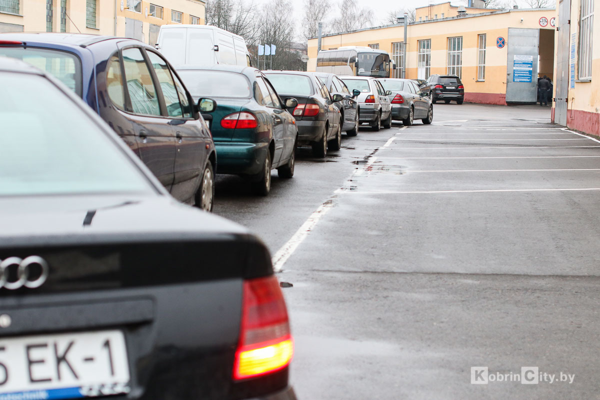 На станциях техосмотра в Беларуси начали оформлять разрешения на три года