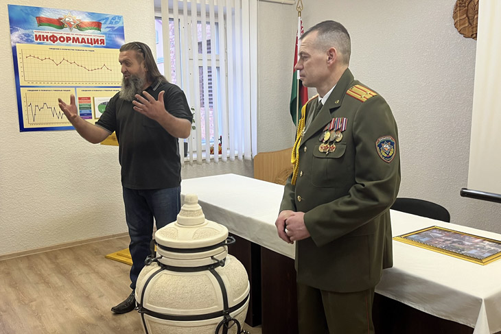 В Кобринском РОЧС на заслуженный отдых торжественно провели Валентина Михайловича Матейко — спасатель отдал службе более 30 лет