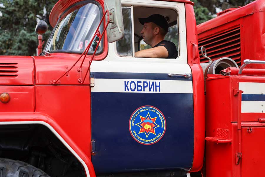Кобрин с размахом отметил День пожарной службы Беларуси. Фоторепортаж