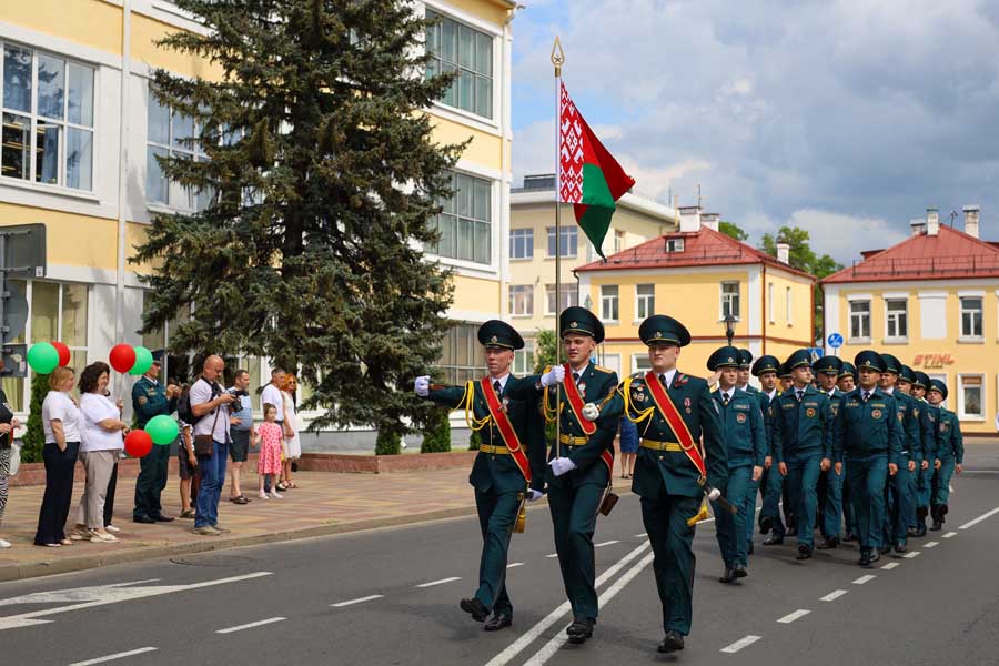 Кобрин с размахом отметил День пожарной службы Беларуси. Фоторепортаж