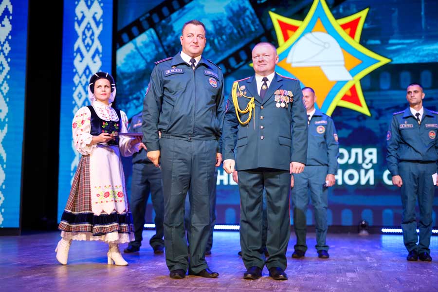 Кобрин с размахом отметил День пожарной службы Беларуси. Фоторепортаж