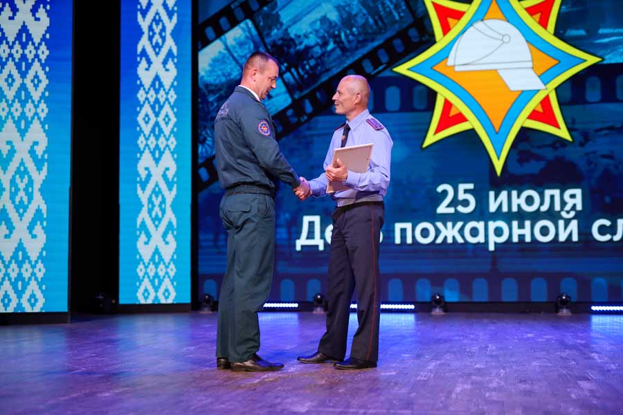 Кобрин с размахом отметил День пожарной службы Беларуси. Фоторепортаж