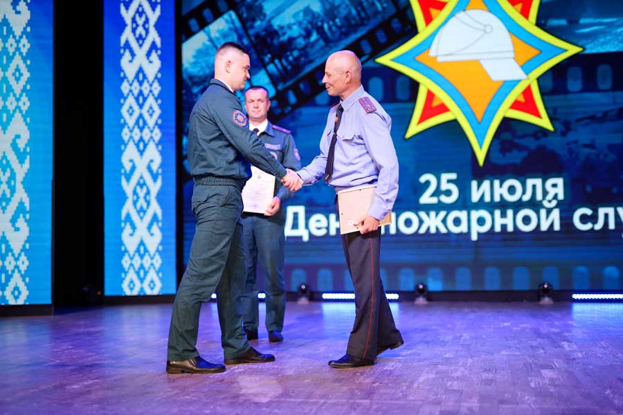 Кобрин с размахом отметил День пожарной службы Беларуси. Фоторепортаж
