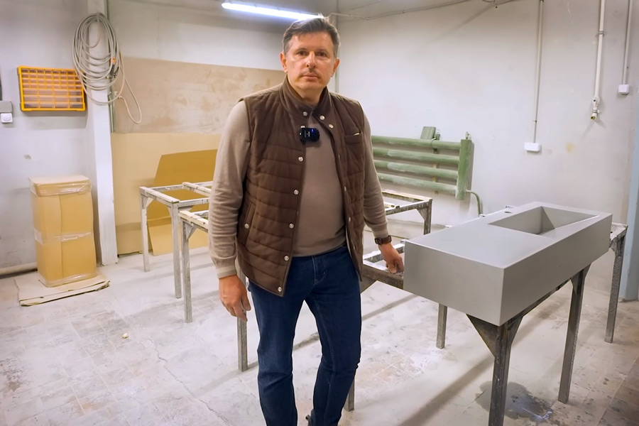 «Кашпо, умывальники и светильники вместо гномиков»: белорус придумал, как заработать на бетоне