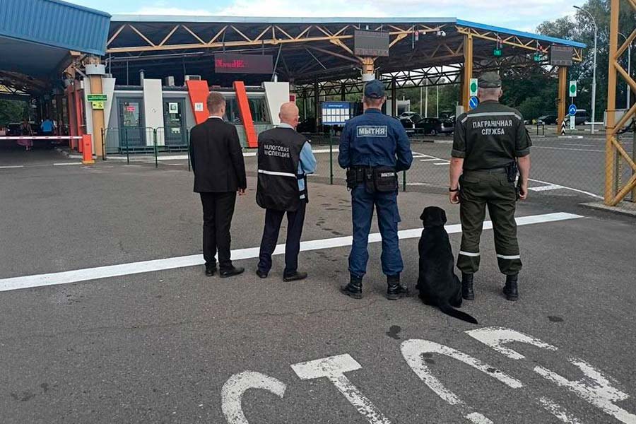 Ускоренный проезд – за деньги: в пункте пропуска «Брест» разоблачили незаконную схему пересечения границы