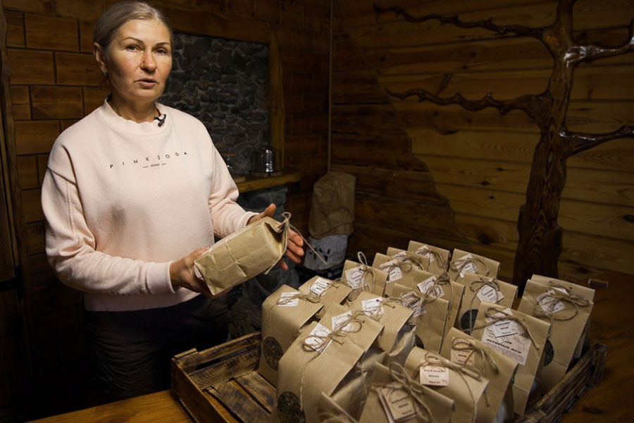 «Однажды решила – на работу больше не выйду»: белоруска уехала в глушь недалеко от Кобрина и делает деньги на травах