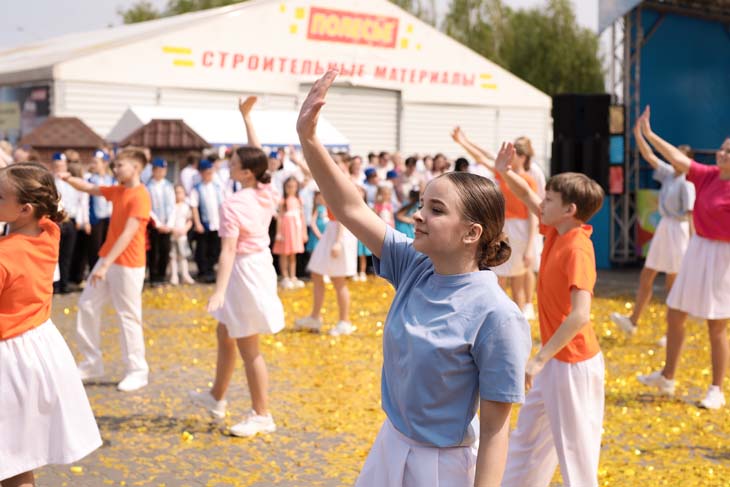 Море детских забав, концерты и десантники: каким запомнился Праздник игры и игрушек «Полесье» в Кобрине в этом году?