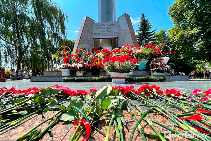 78-я годовщина освобождения Кобрина — в центре города митинг-возложение, выставка вооружения и военной техники