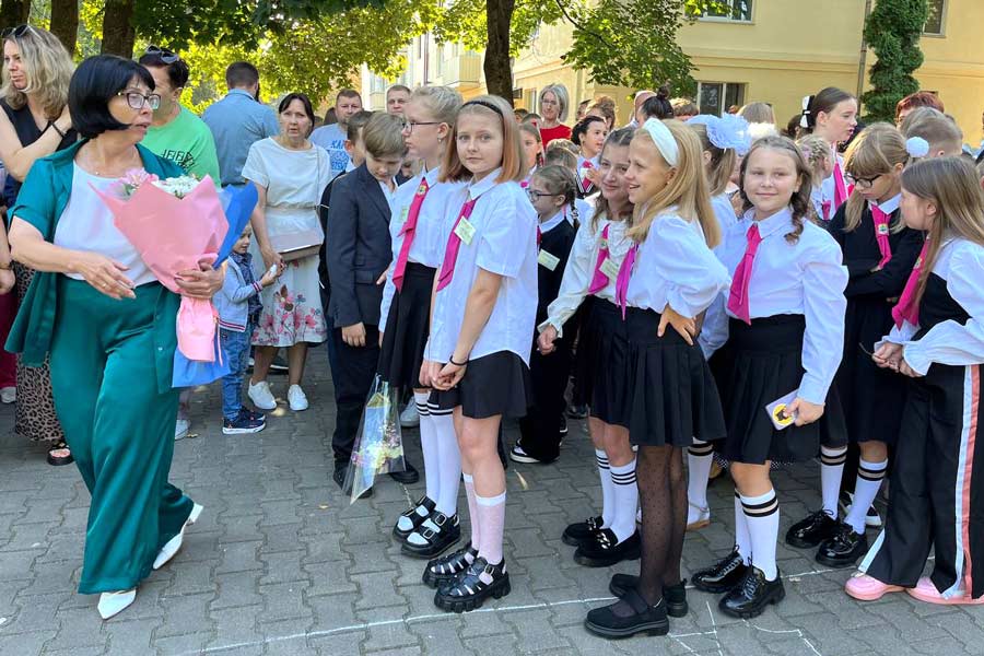 В Кобринском районе прошли первые школьные звонки (фото и видео)