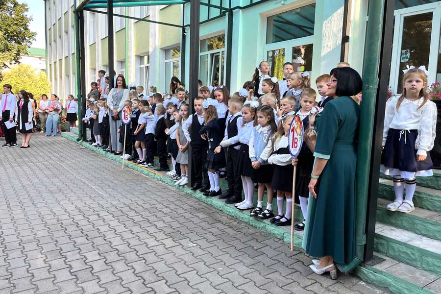 В Кобринском районе прошли первые школьные звонки (фото и видео)