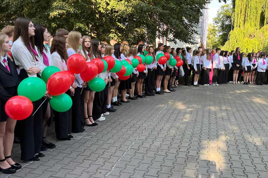 В Кобринском районе прошли первые школьные звонки (фото и видео)