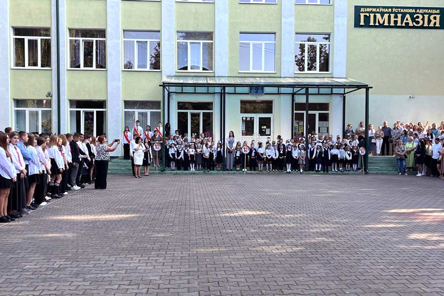 В Кобринском районе прошли первые школьные звонки (фото и видео)