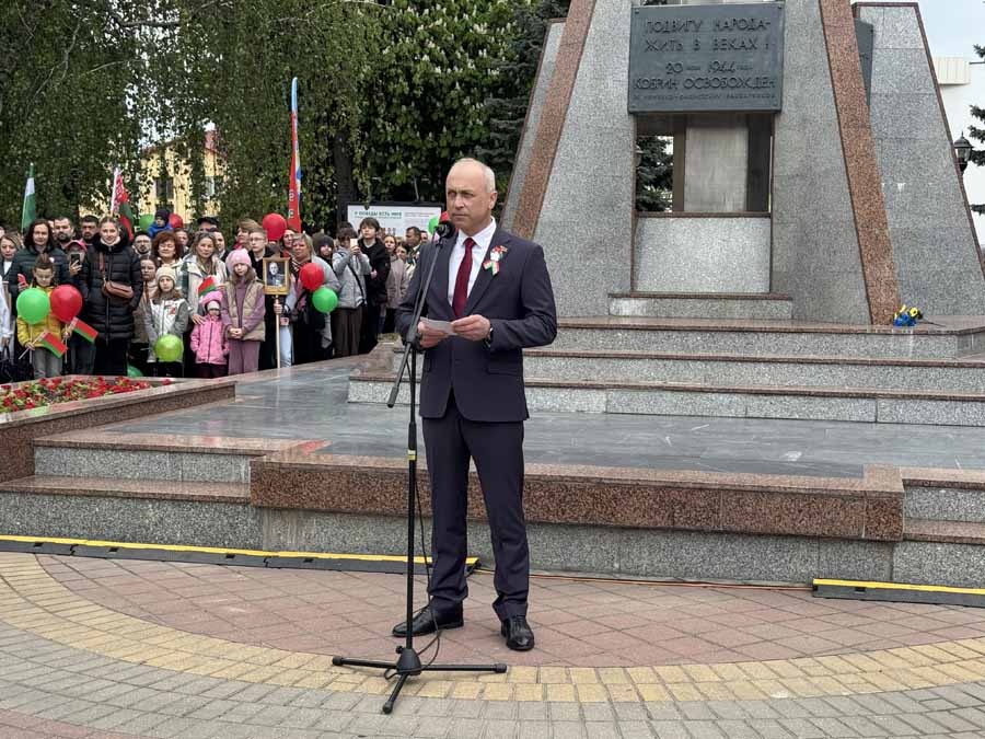 Кобрин отмечает 80-летие Победы. Фоторепортаж