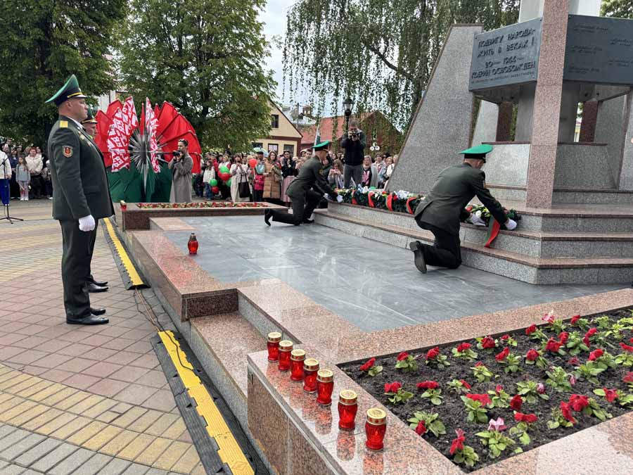 Кобрин отмечает 80-летие Победы. Фоторепортаж