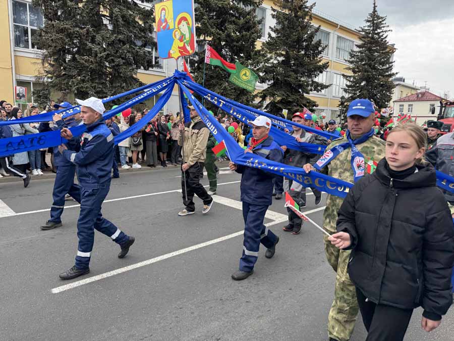 Кобрин отмечает 80-летие Победы. Фоторепортаж