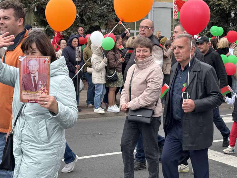 Кобрин отмечает 80-летие Победы. Фоторепортаж