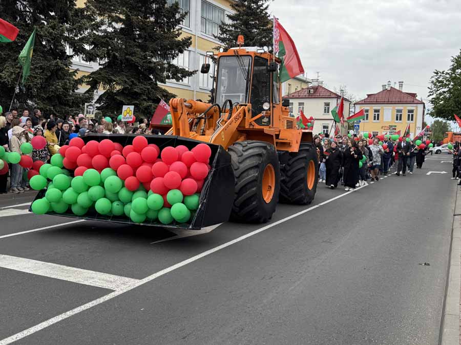 Кобрин отмечает 80-летие Победы. Фоторепортаж