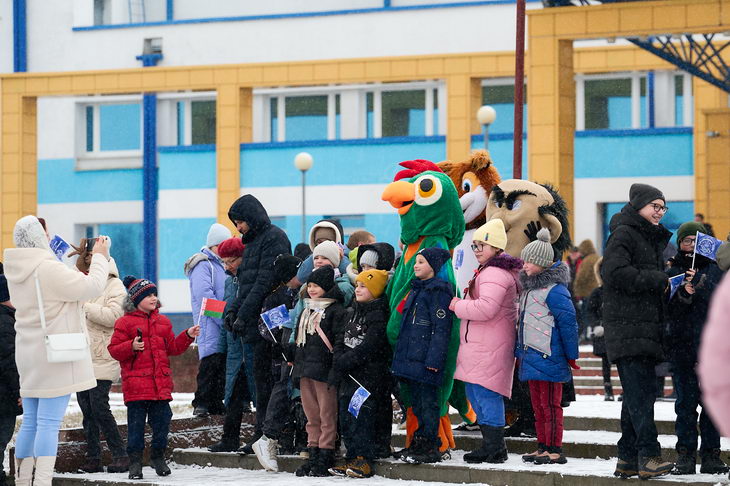 Ледовое шоу и семейный «Крещенский забег» – пролог к открытию фестиваля «Берестейские сани 2025» в Кобрине