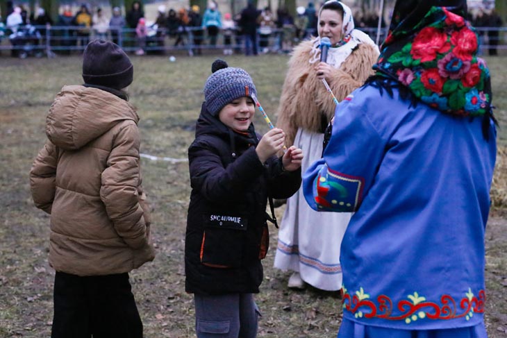 Чучело сжигали, «белорусскую капибару» вручали: как кобринчане Масленицу отмечали