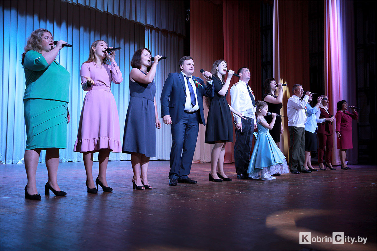 Как Кобрин отпраздновал День Независимости — фоторепортаж 