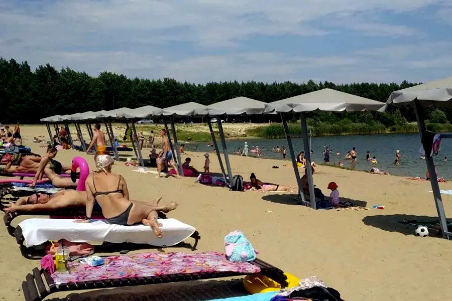 Мелкий песок, чистая вода и беседки с мангалом: пять пляжей Брестской области, где можно вдоволь накупаться и отдохнуть от суеты