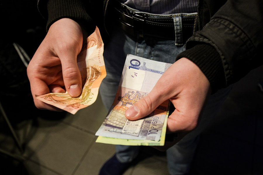 Что меняется для белорусов с 1 июня: тарифы ЖКХ, новая строчка в жировке и сбор за выезд из страны