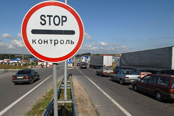 Для белорусов и иностранцев временно ограничен выезд из страны 
