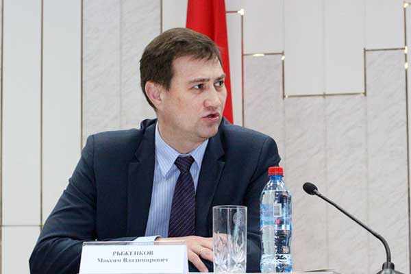 Максим Рыженков провел выездной прием граждан в Кобрине