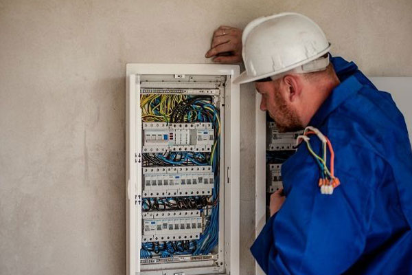 Кого коснутся плановые отключения электроэнергии в Кобрине и районе с 5 по 9 июля