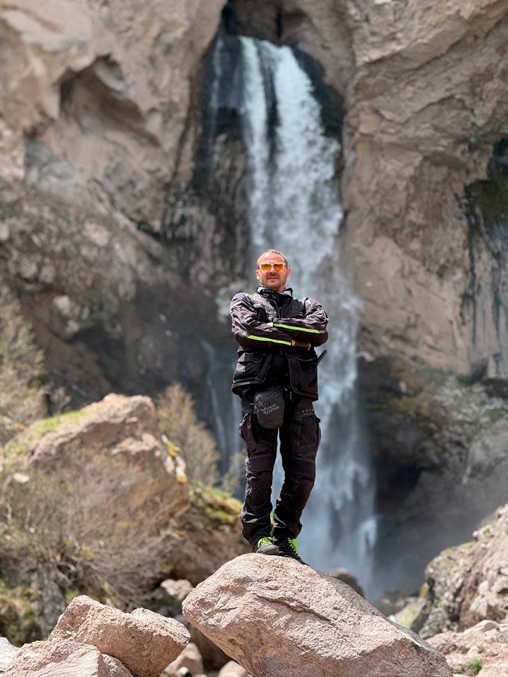 kavkaz vodopad sultan