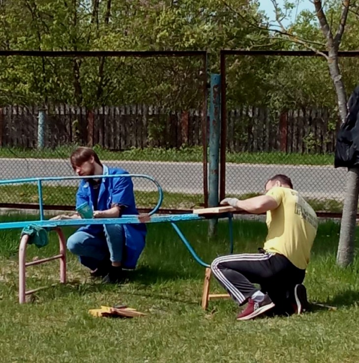«Крылья Ангела» облагородили детскую площадку социального приюта в деревне Оса Кобринского района