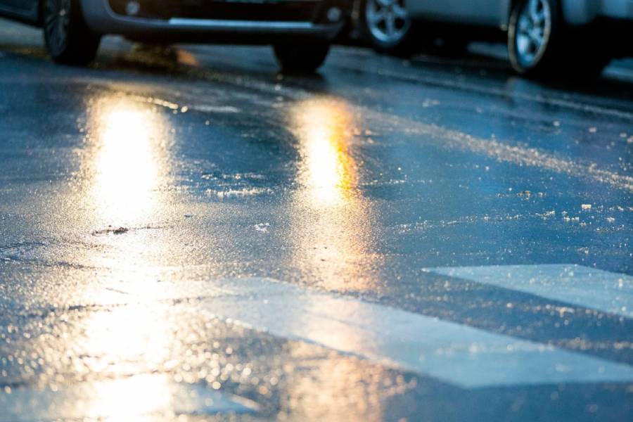 На 14 января в Беларуси объявлен оранжевый уровень опасности — гололедица