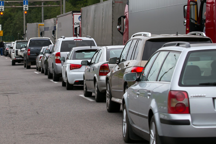 ЕС ввел новые ограничения на поставку в Беларусь некоторых автомобилей и комплектующих к ним