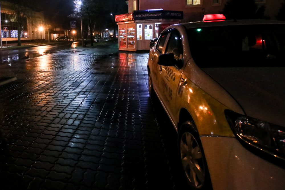 «Серую» схему такси раскрыли в Кобрине: налоговая доначислила платежей свыше 700 тыс. рублей