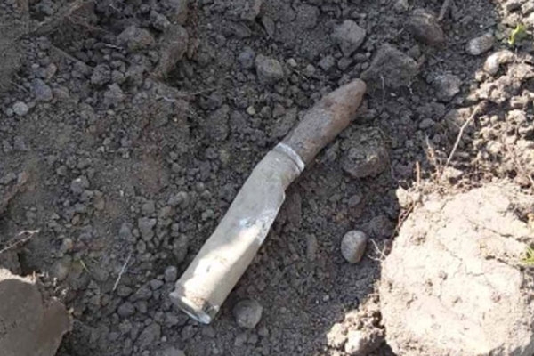 Кобринчанин нашёл во дворе дома артиллерийский снаряд