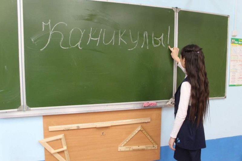 В школу после Пасхи. Президент заявил о необходимости начать учебу со следующей недели