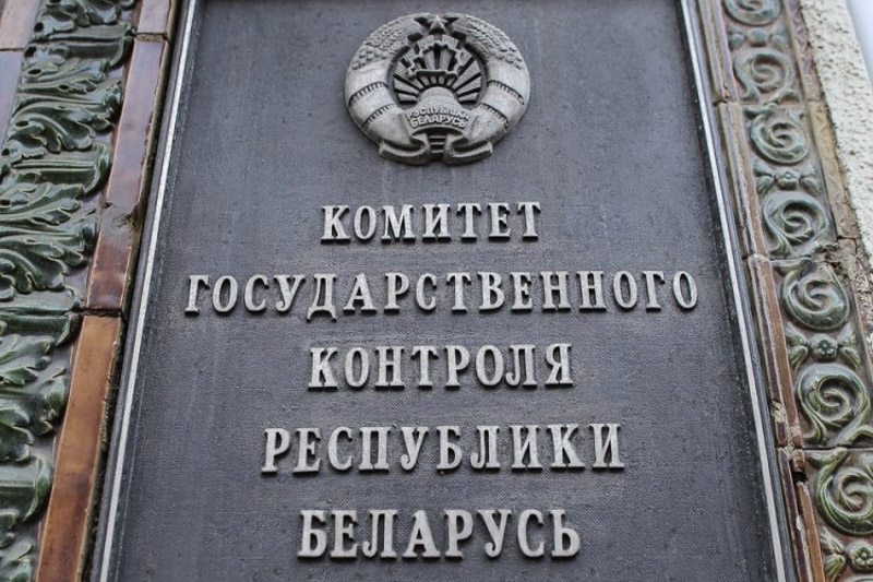 В Кобрине бизнес-леди платила зарплату «в конвертах» и задолжала государству более 150 тысяч рублей